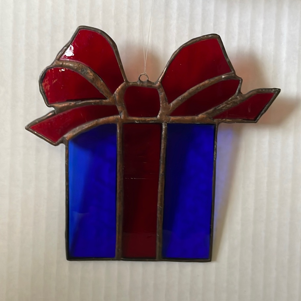 Hand Crafted Stained Glass Ornament Christmas Present Vintage Gift Giftbox Decor
